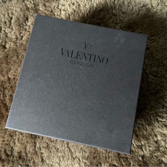 BNWT Valentino signature Vlogo belt - Picture 12 of 12
